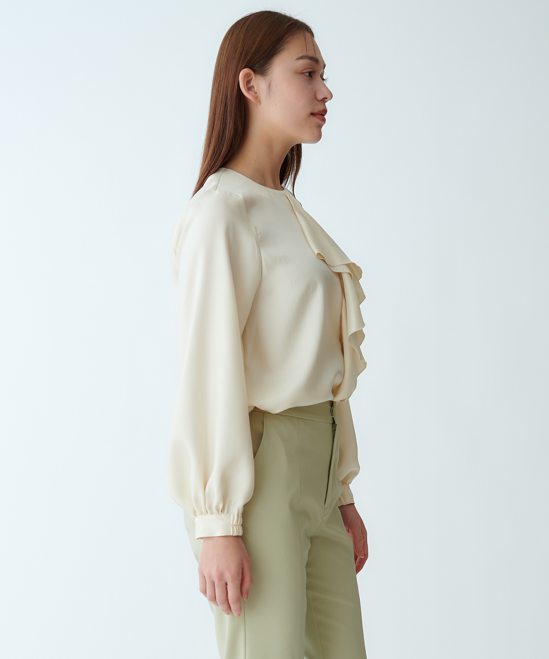 ラッフルデザインブラウス