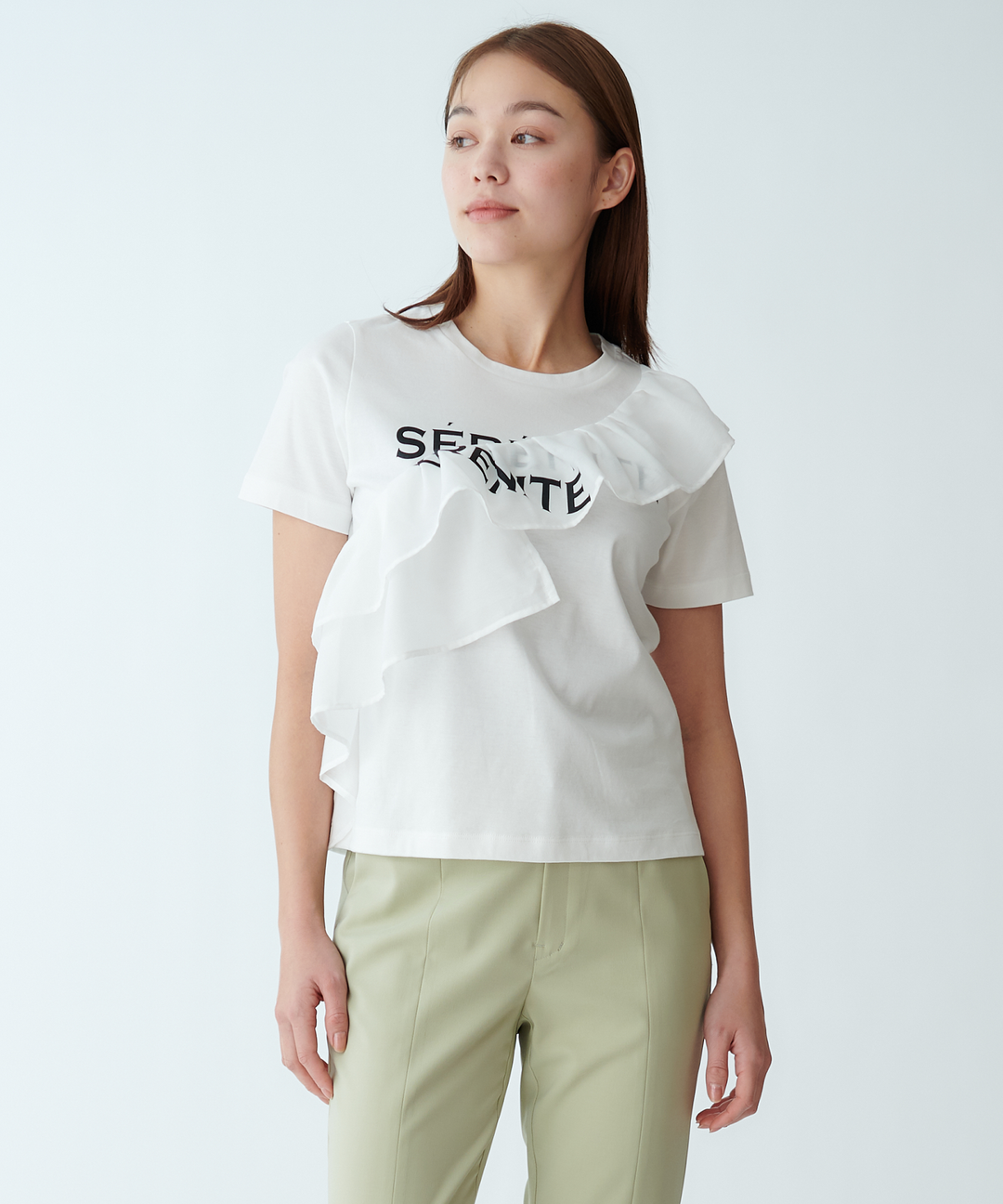 モデル H：167cm / 38 / オフホワイト