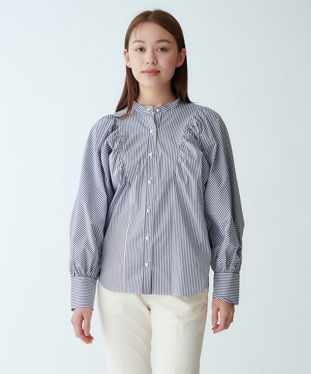 ギャザーデザインドルマンスリーブブラウス