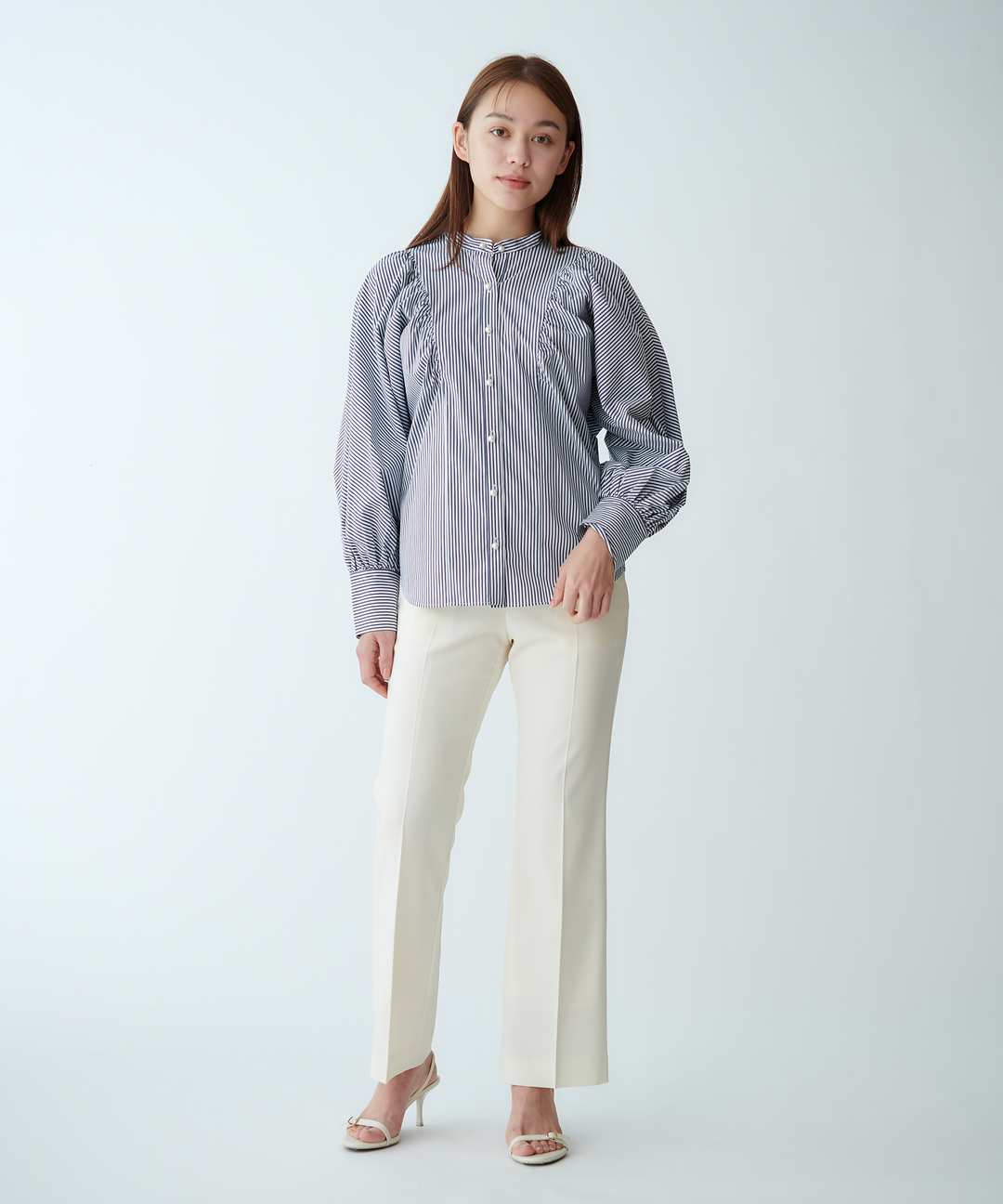 ギャザーデザインドルマンスリーブブラウス