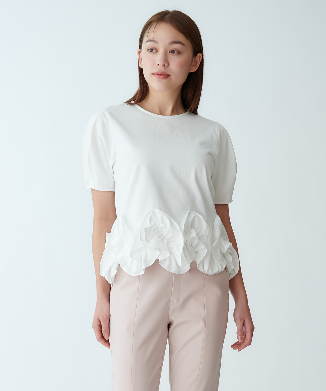 モデル H：167cm / 38 / オフホワイト