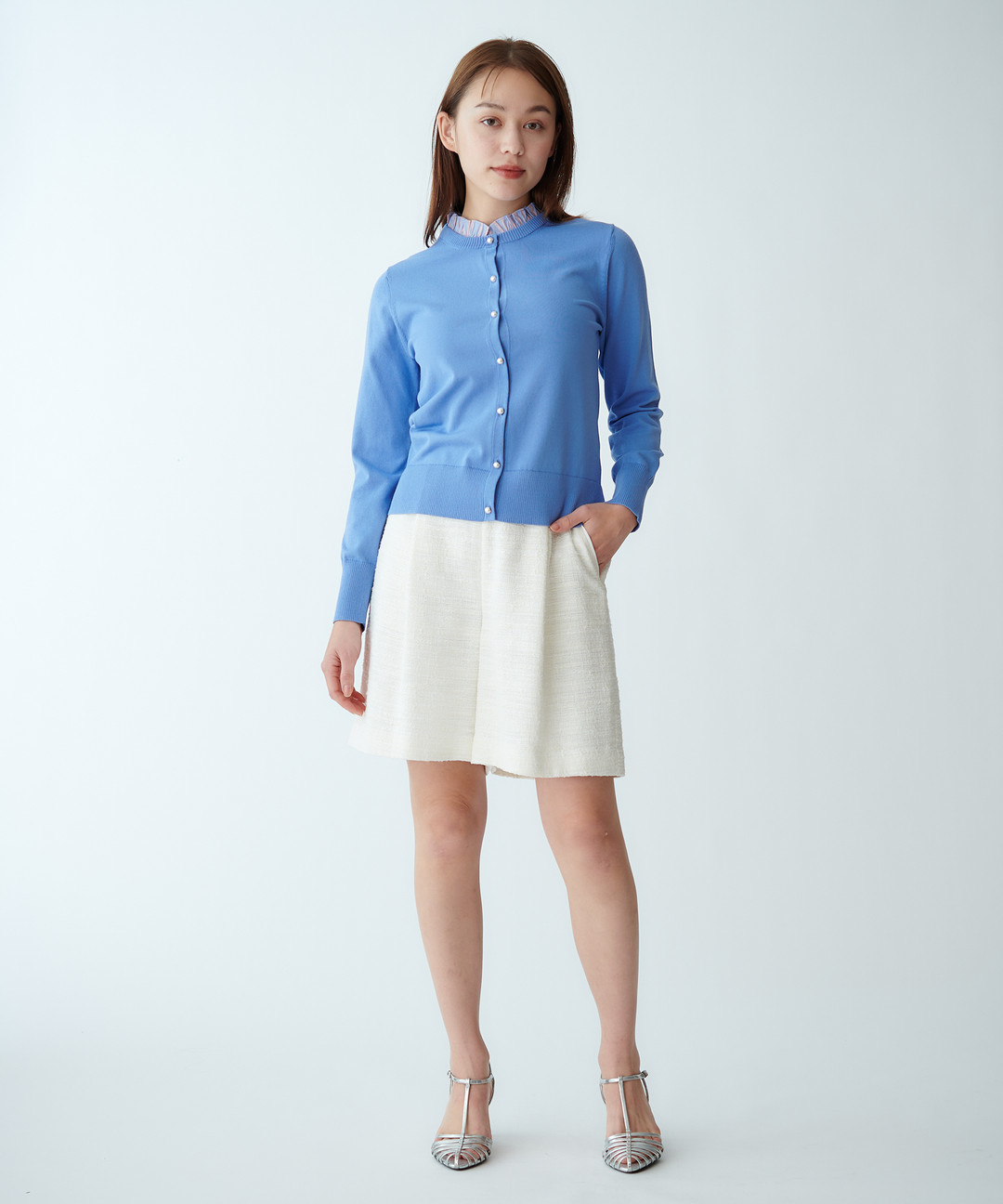 フリルシャツ衿ニットカーディガン