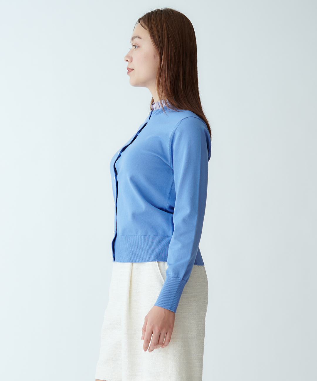 フリルシャツ衿ニットカーディガン