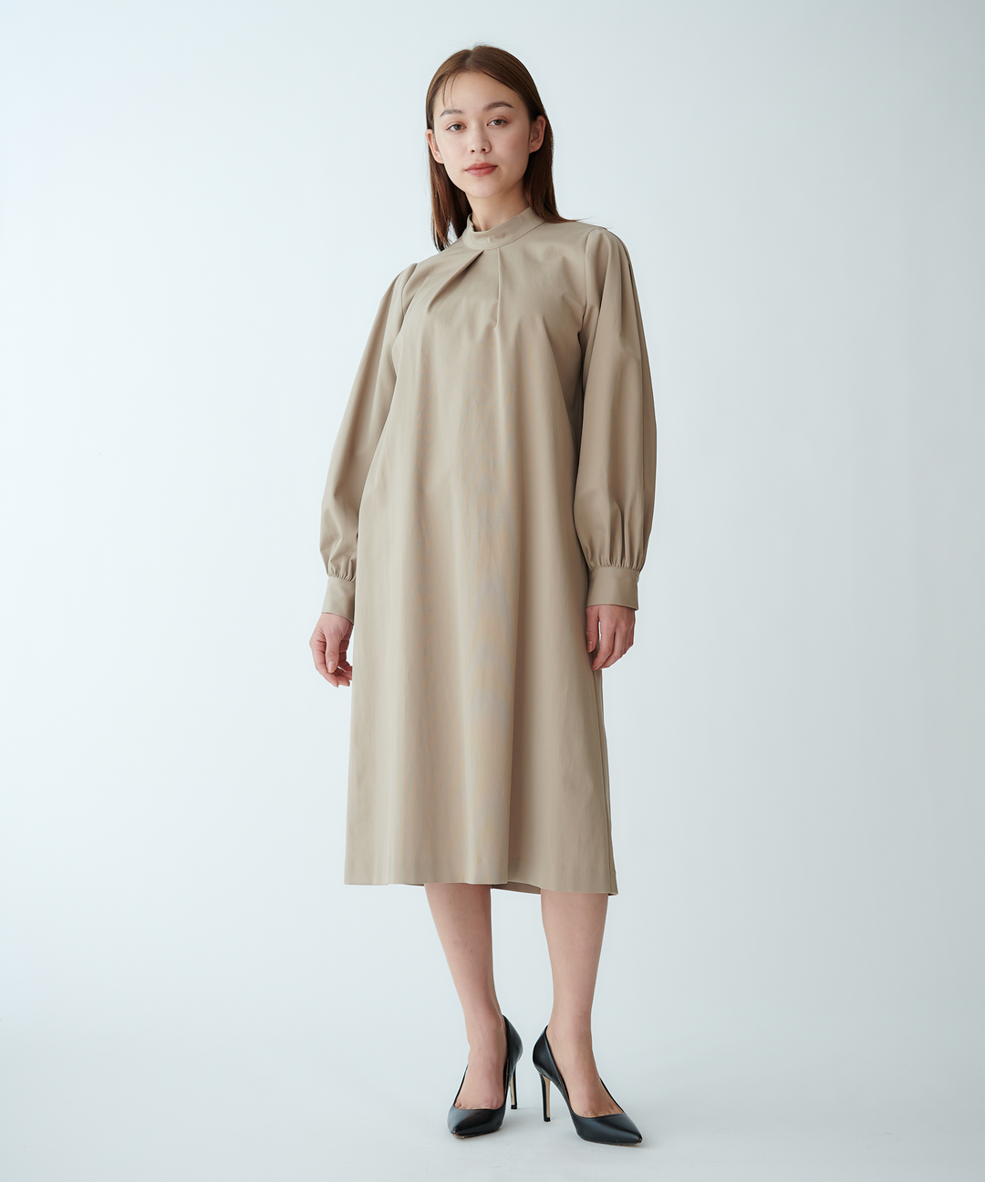 モデル H：167cm / 38 / ベージュ