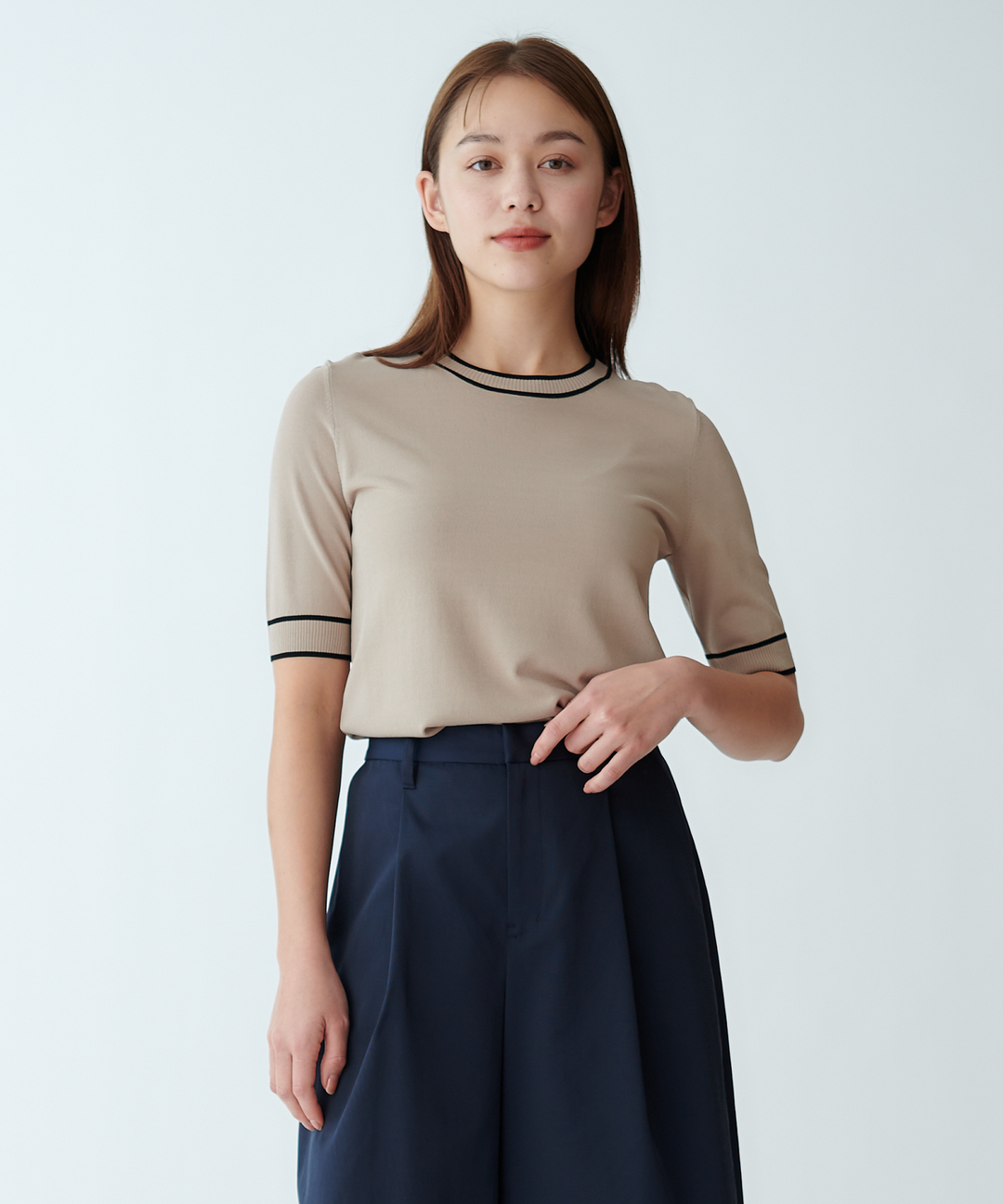 モデル H：167cm / 38 / ベージュ×ブラック