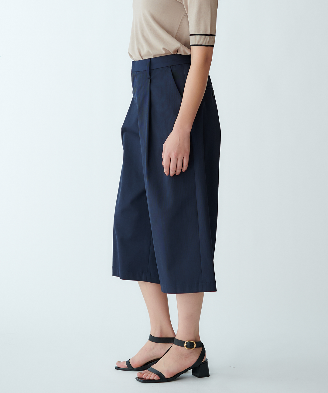 フロントタックガウチョパンツ