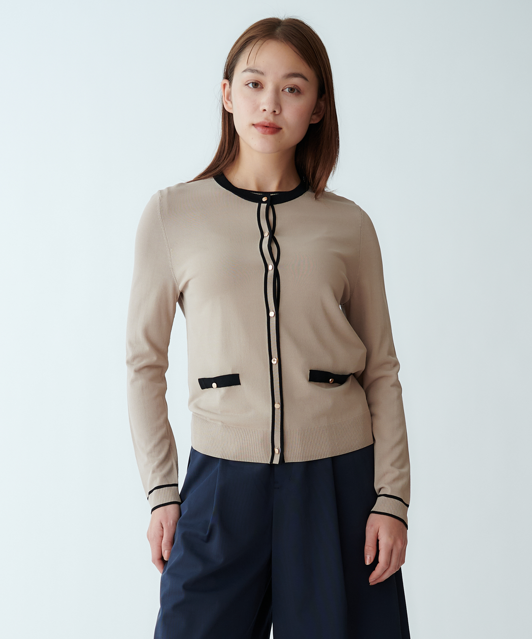 モデル H：167cm / 38 / ベージュ×ブラック