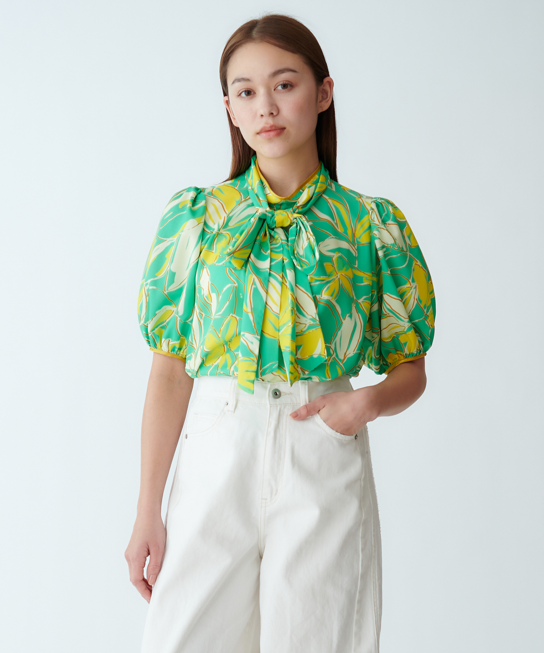 モデル H：167cm / 38 / グリーン