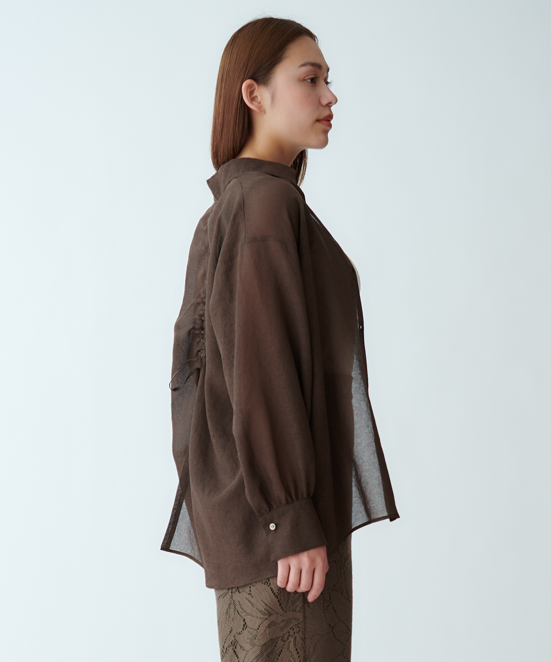 バックリボンシアーシャツ