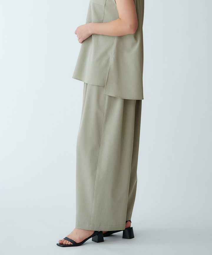タックワイドシルエットパンツ