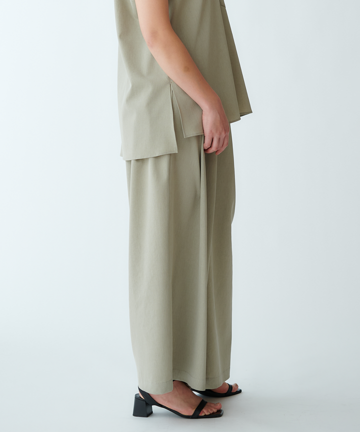 タックワイドシルエットパンツ