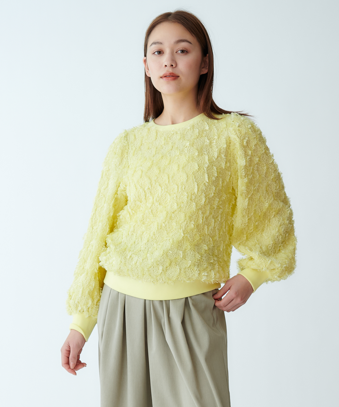 モデル H：167cm / 38 / イエロー