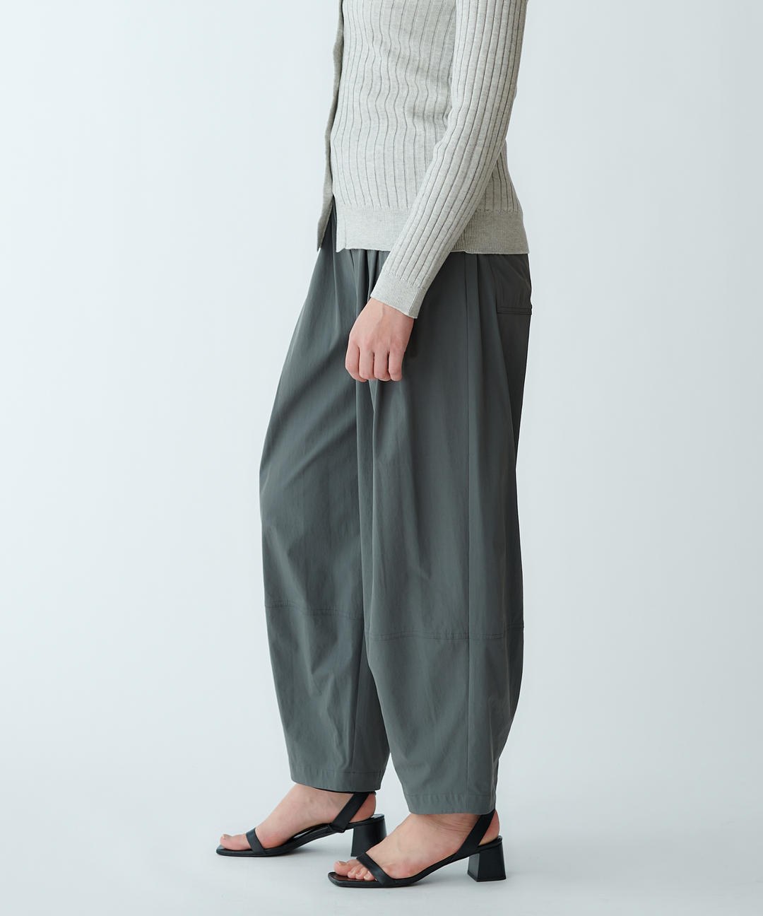 ギャザータックパラシュートパンツ