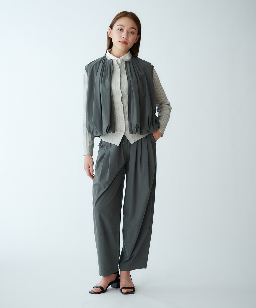 ギャザータックベスト