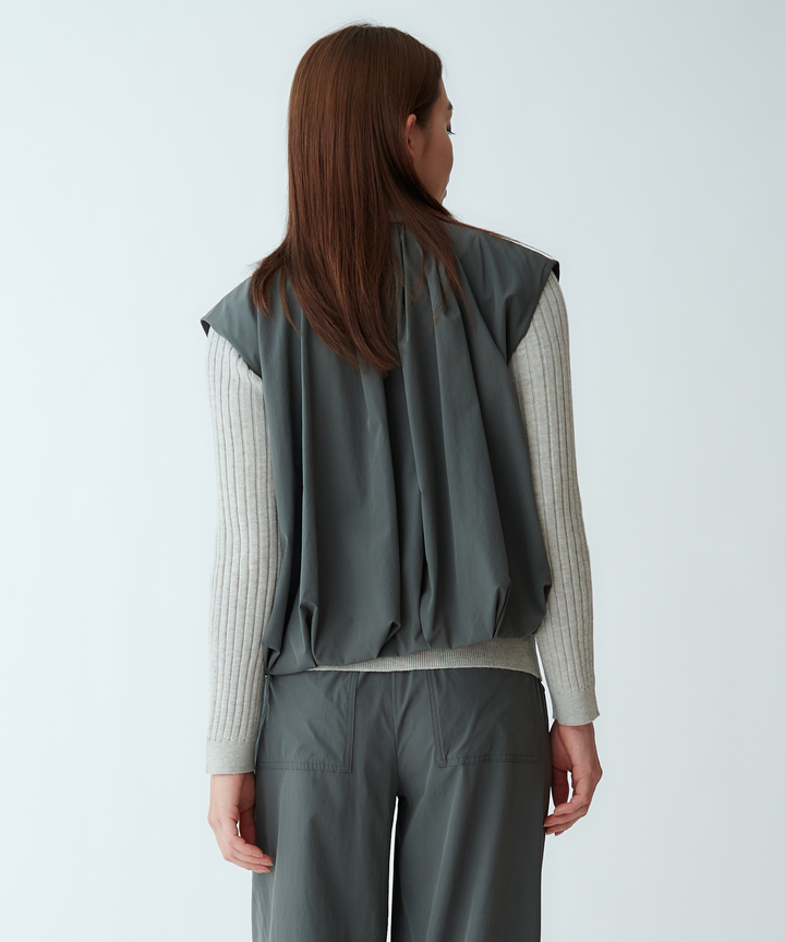 ギャザータックベスト