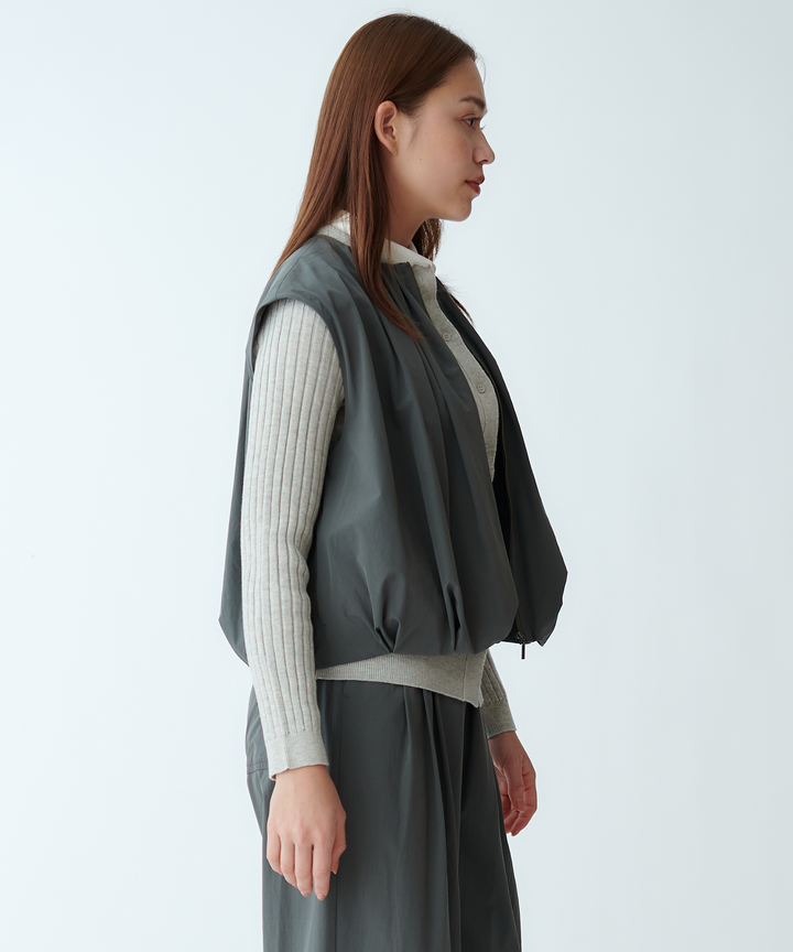 ギャザータックベスト