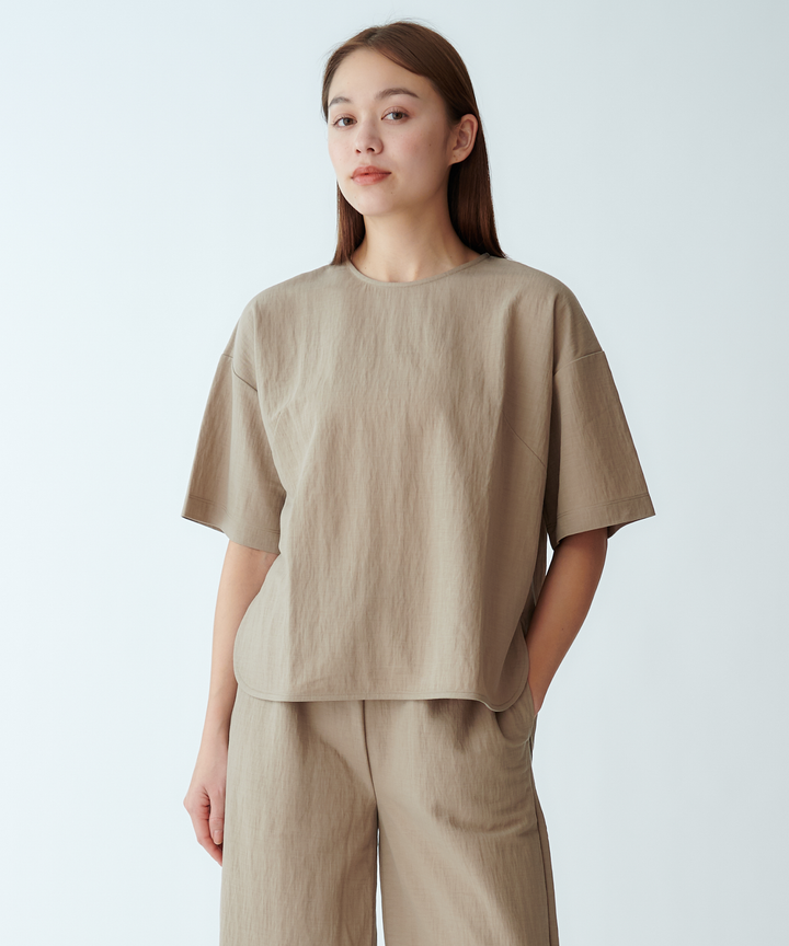 モデル H：167cm / 38 / ベージュ