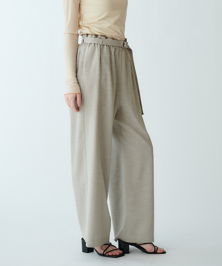 ストレートシルエットパンツ