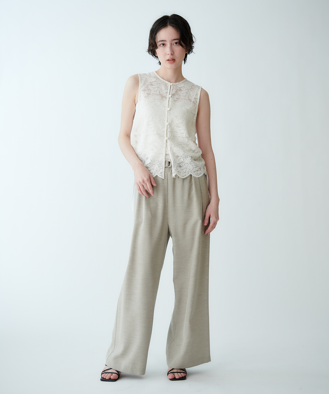 ストレートシルエットパンツ