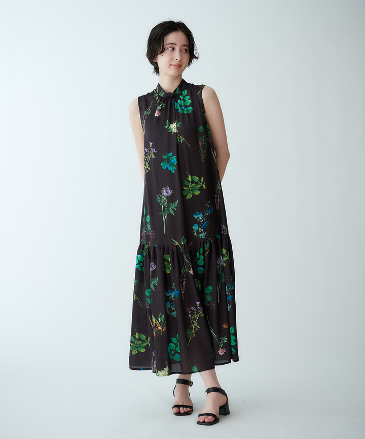 ボタニカルプリントノースリーブワンピース