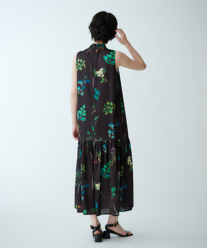 ボタニカルプリントノースリーブワンピース