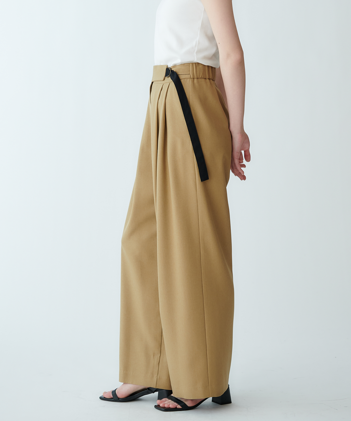 ツータックワイドテーパードパンツ