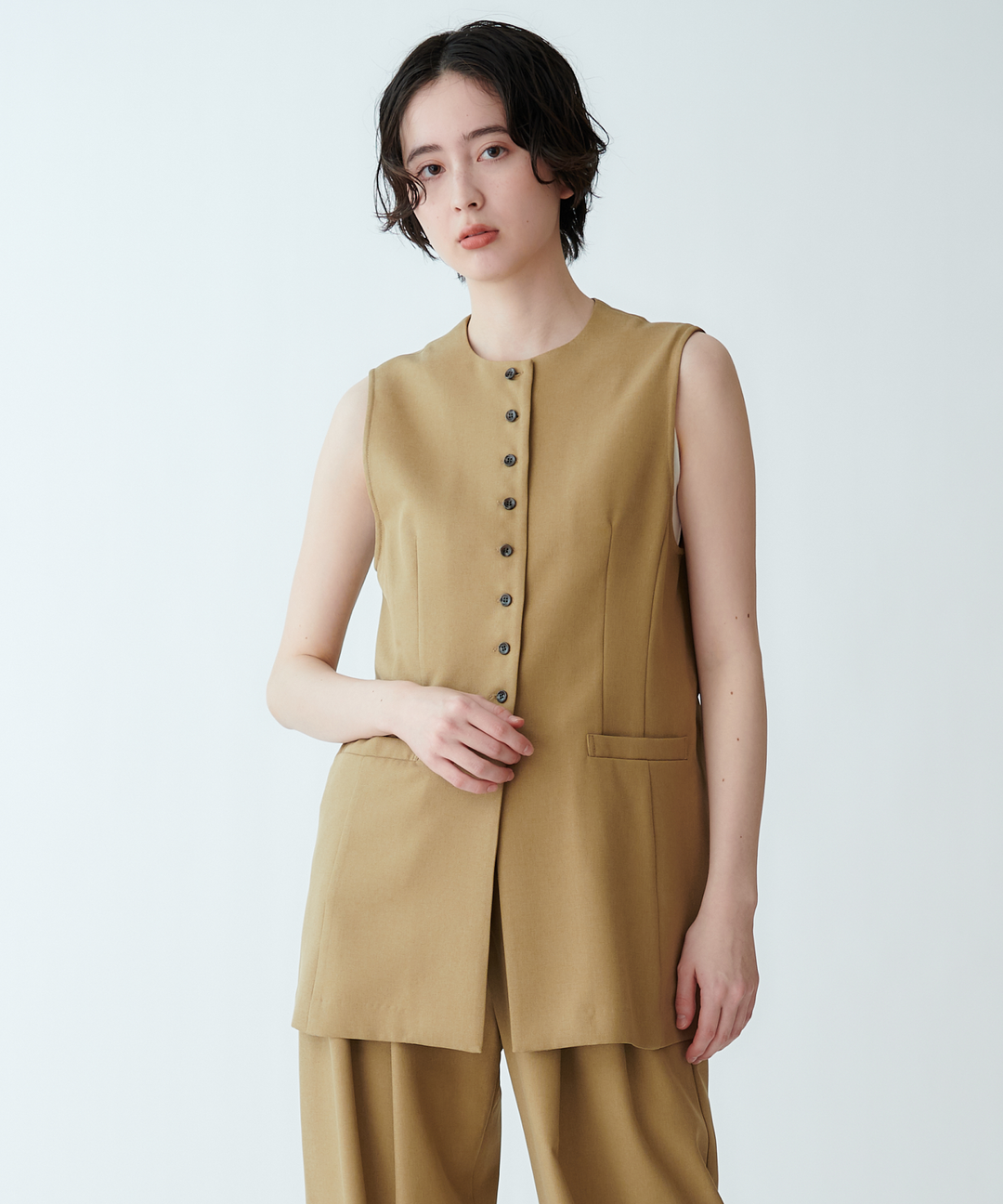 モデル H：165cm / 38 / ベージュ