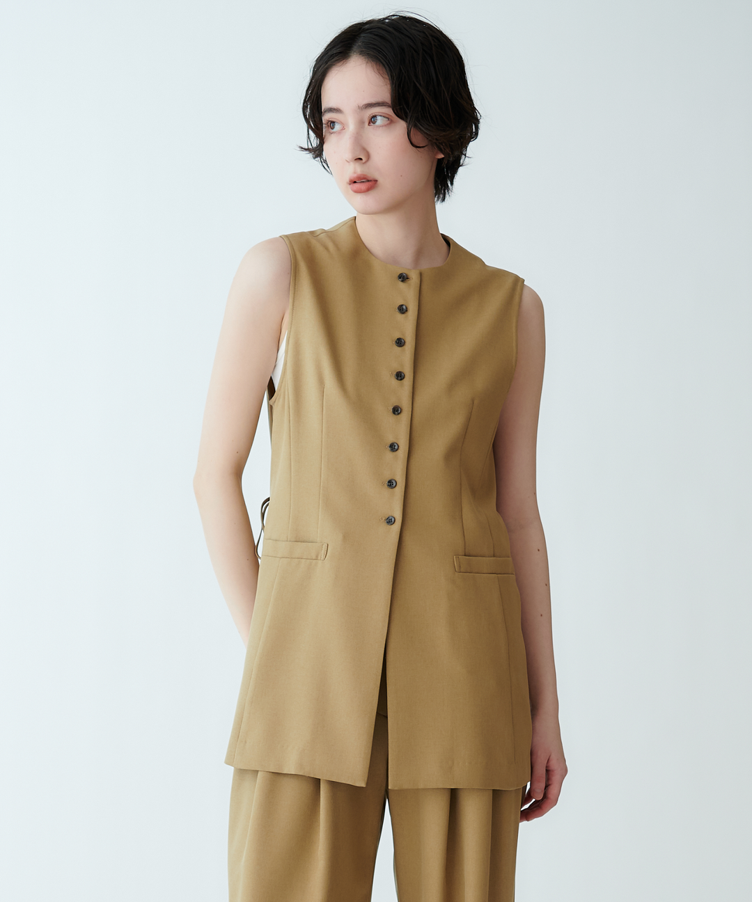 フロントボタンノースリーブジレ