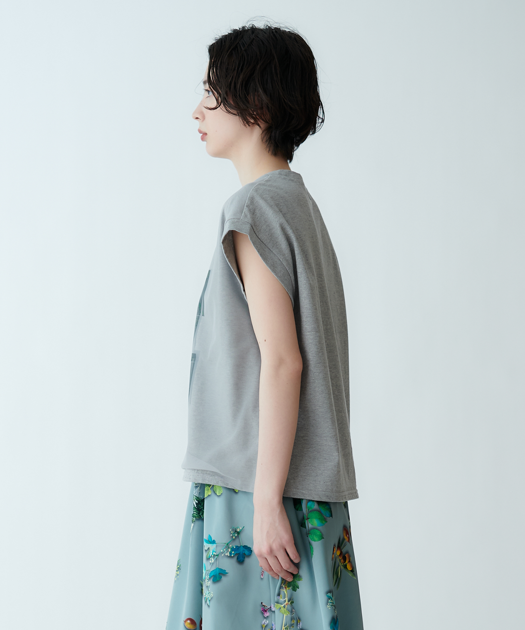 チュールレイヤードカットソー