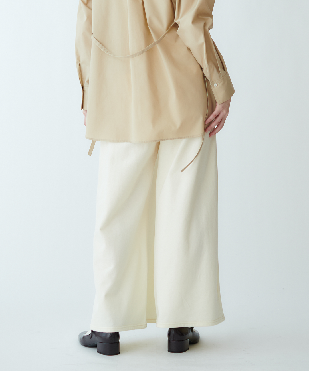 タックワイドシルエットパンツ