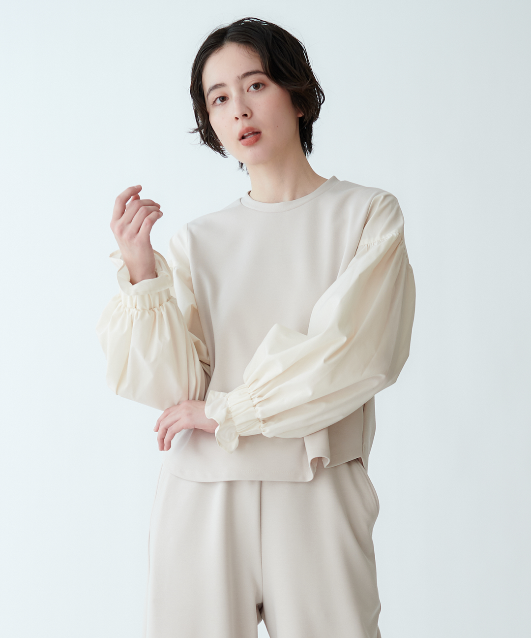 モデル H：165cm / 38 / ベージュ