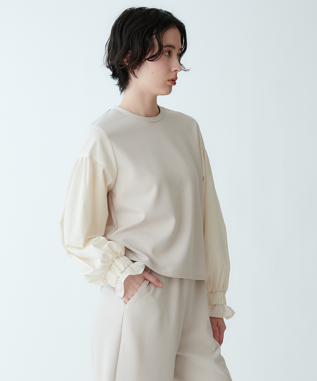 異素材ボリュームスリーブプルオーバー