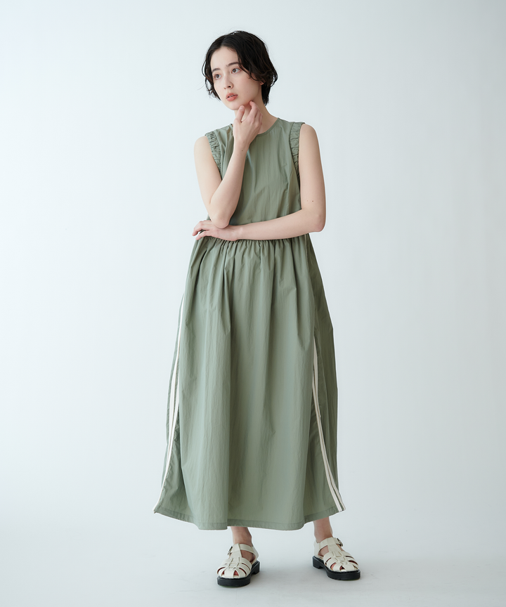 サイドラインノースリーブワンピース