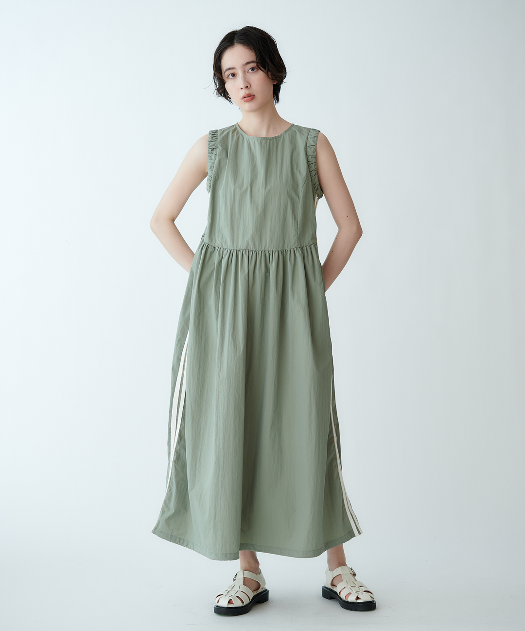 サイドラインノースリーブワンピース