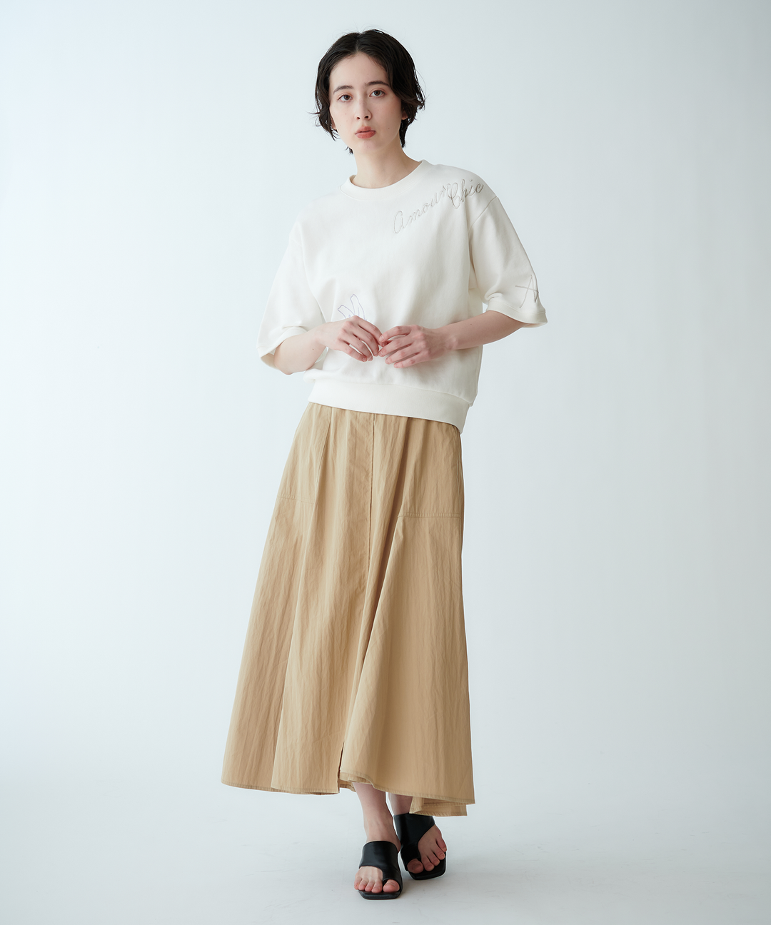 モチーフ刺繍スウェットトップス