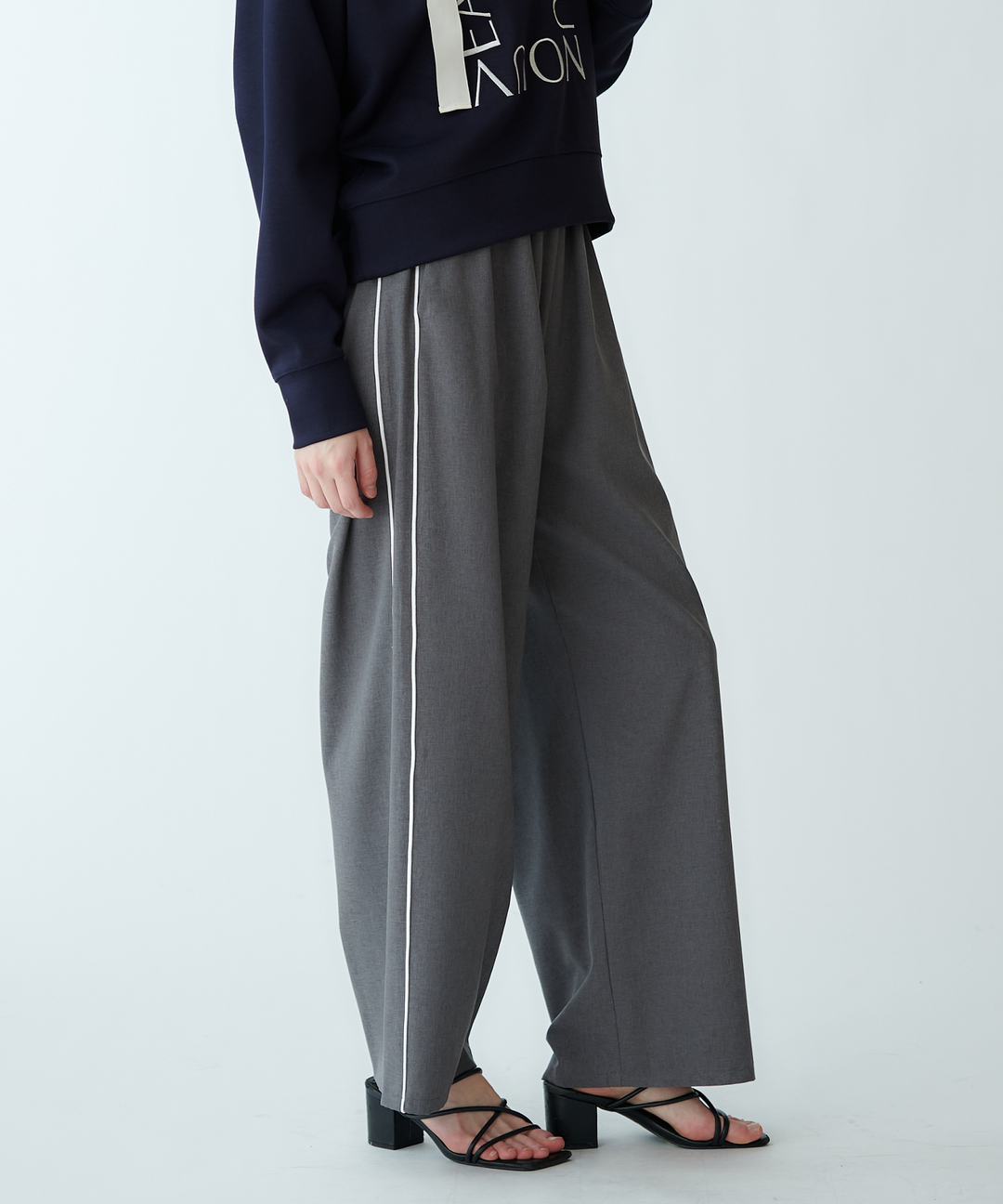 配色パイピングパンツ