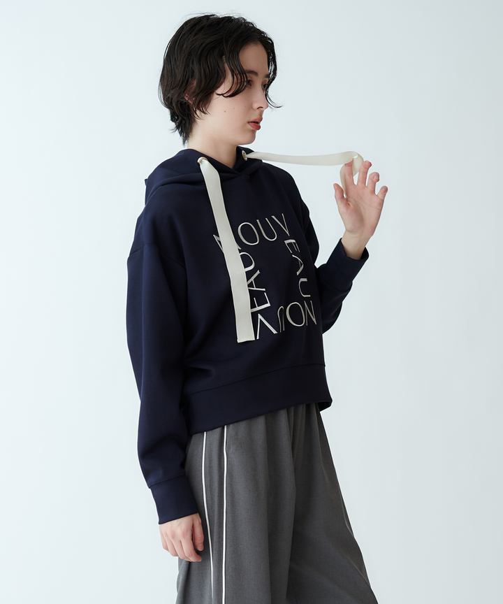 ロゴ刺繍パーカー