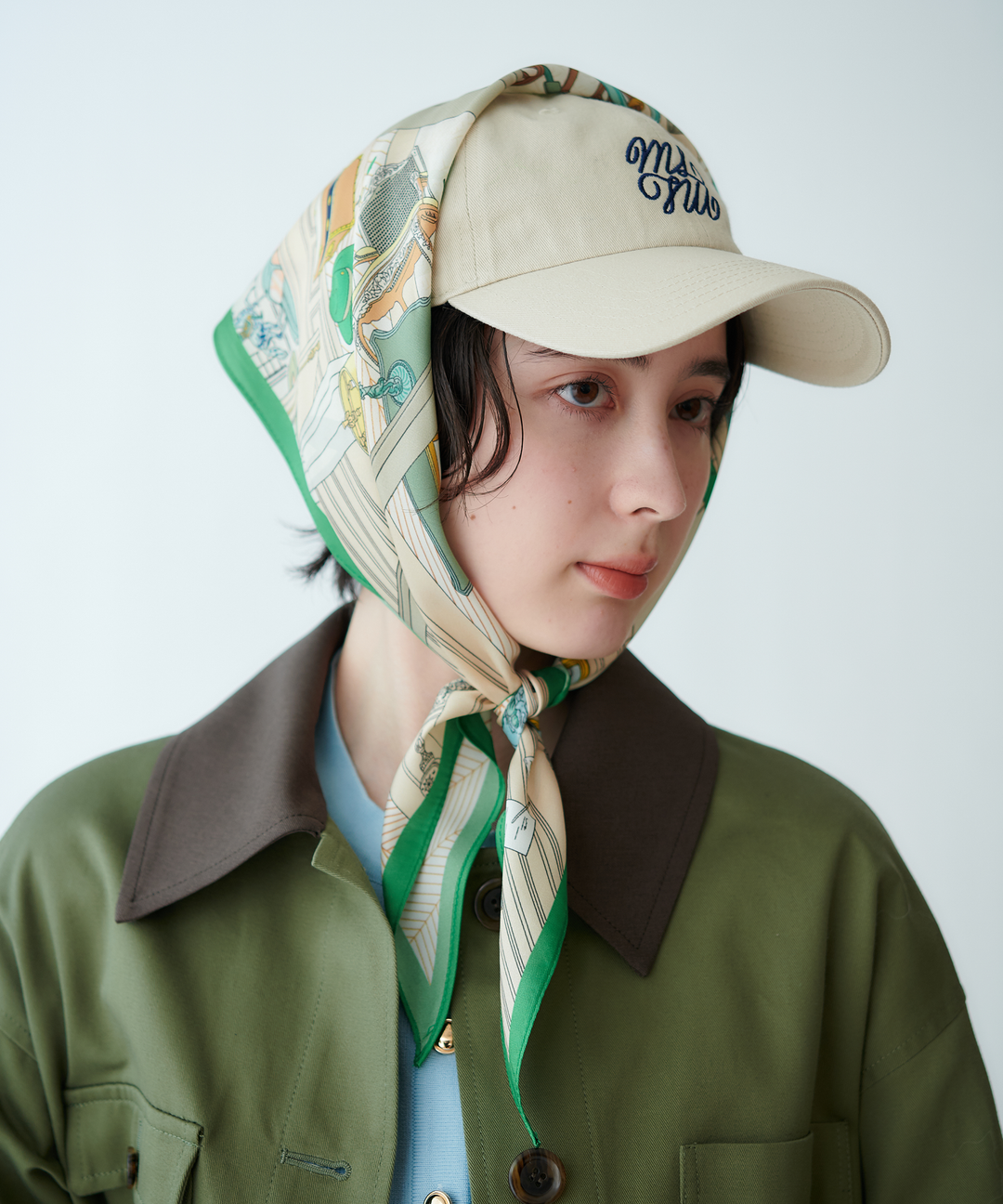 モデル H：165cm / 38 / ベージュ