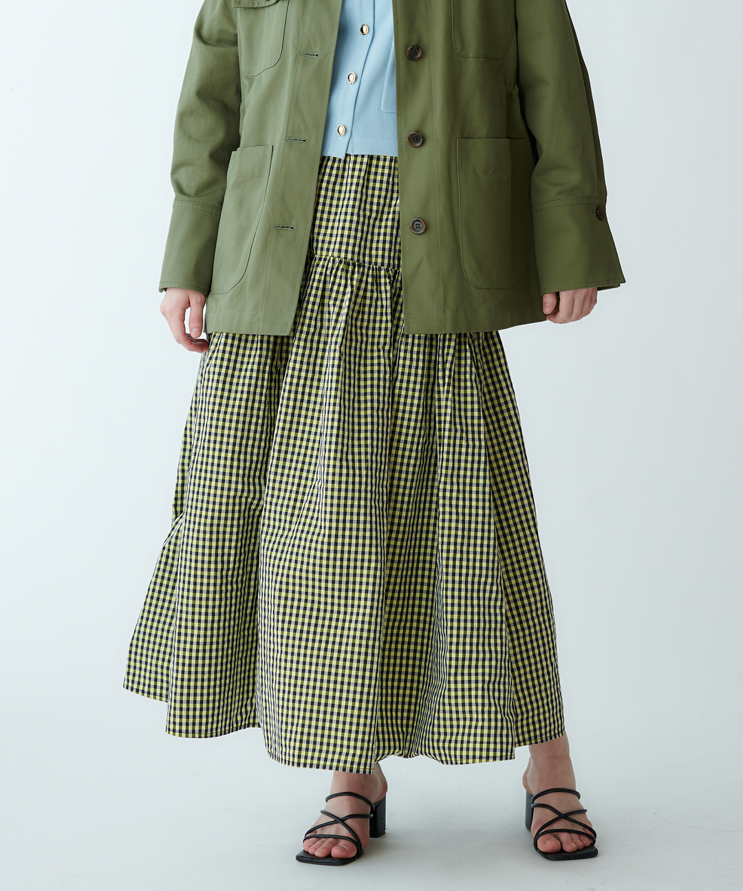 モデル H：165cm / 38 / イエロー系