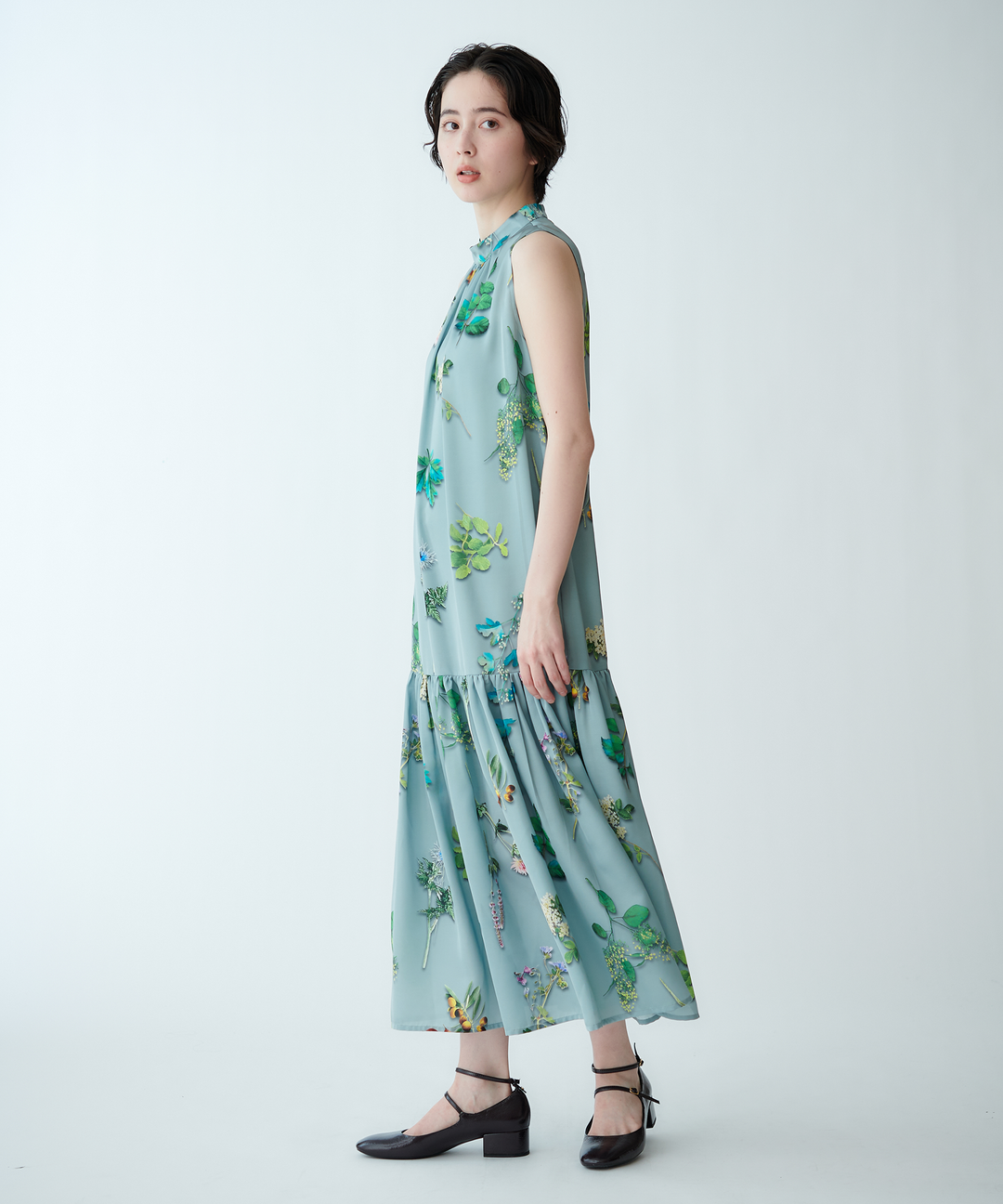 ボタニカルプリントノースリーブワンピース