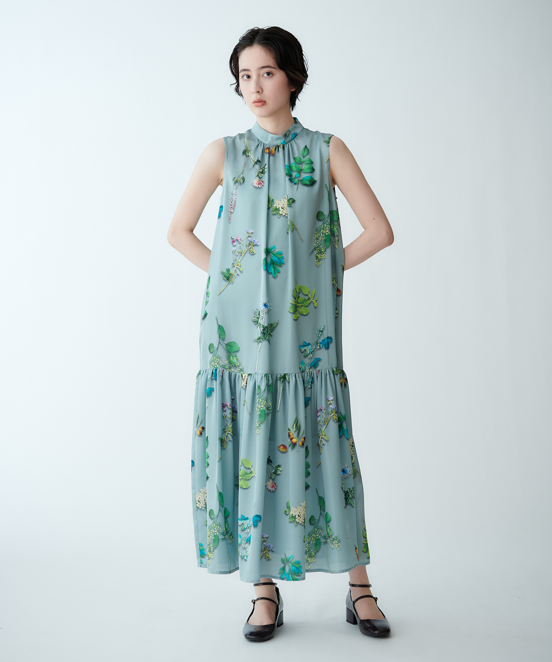 ボタニカルプリントノースリーブワンピース