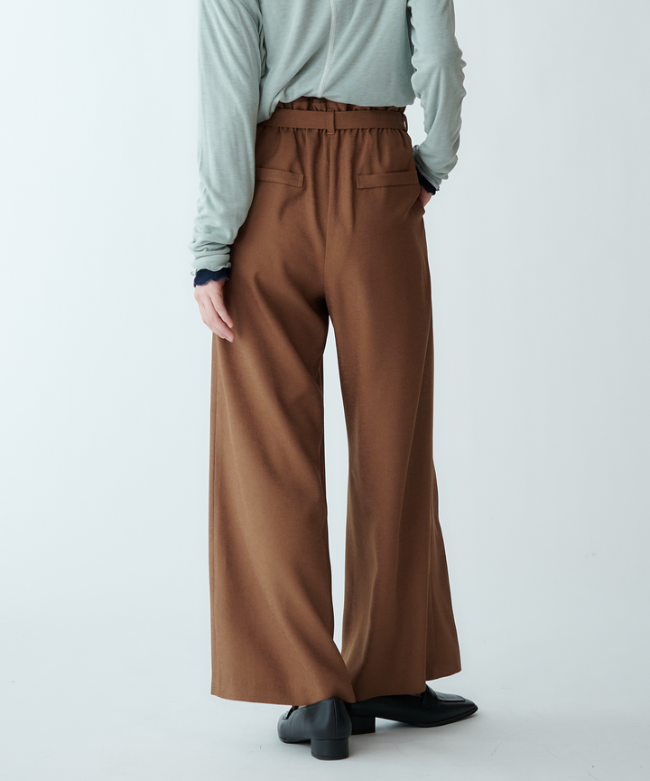 ストレートシルエットパンツ