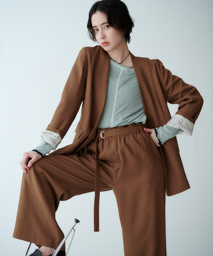 ストレートシルエットパンツ