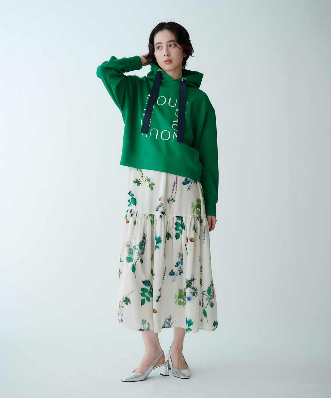 ボタニカルプリントノースリーブワンピース