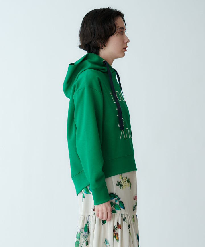 ロゴ刺繍パーカー