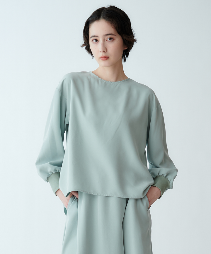 モデル H：165cm / 38 / ライトブルー