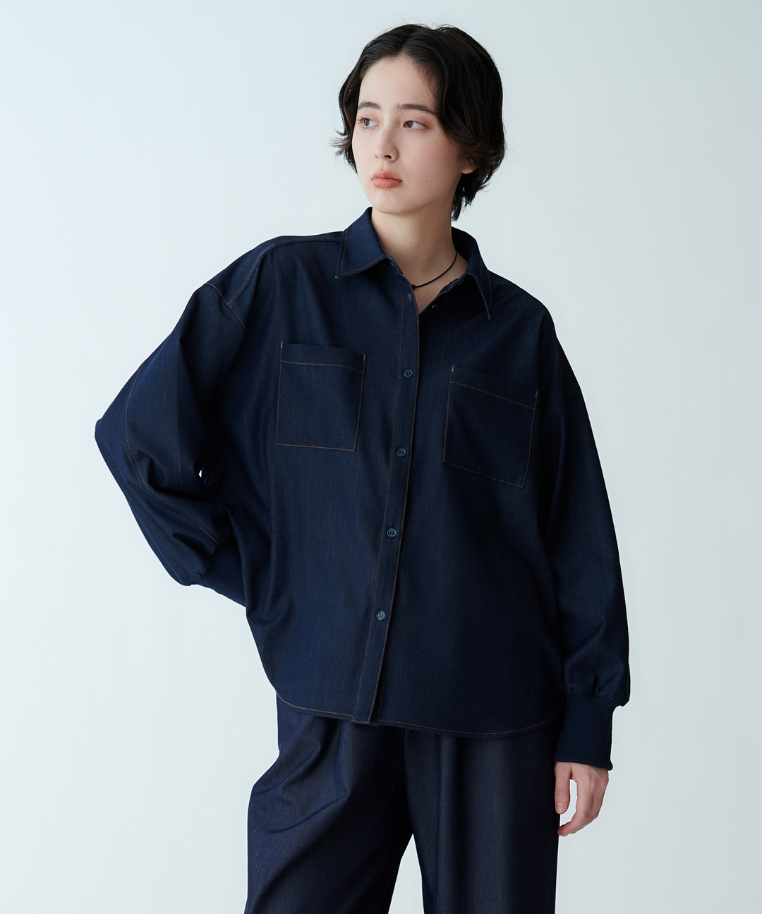 モデル H：165cm / 38 / インディゴ