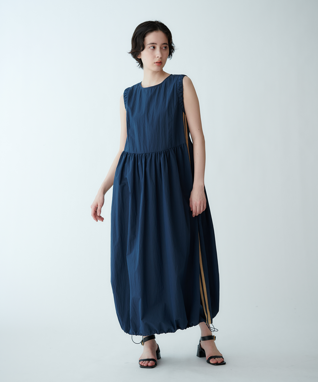 サイドラインノースリーブワンピース