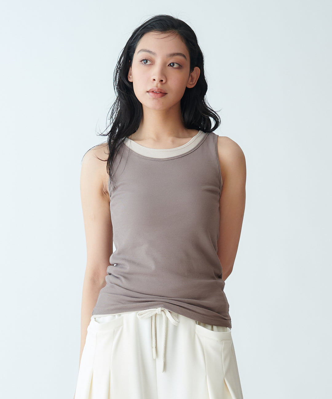 モデル H：165cm / 38 / モカ