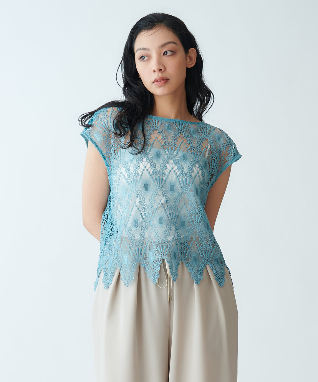 モデル H：165cm / 38 /ブルー